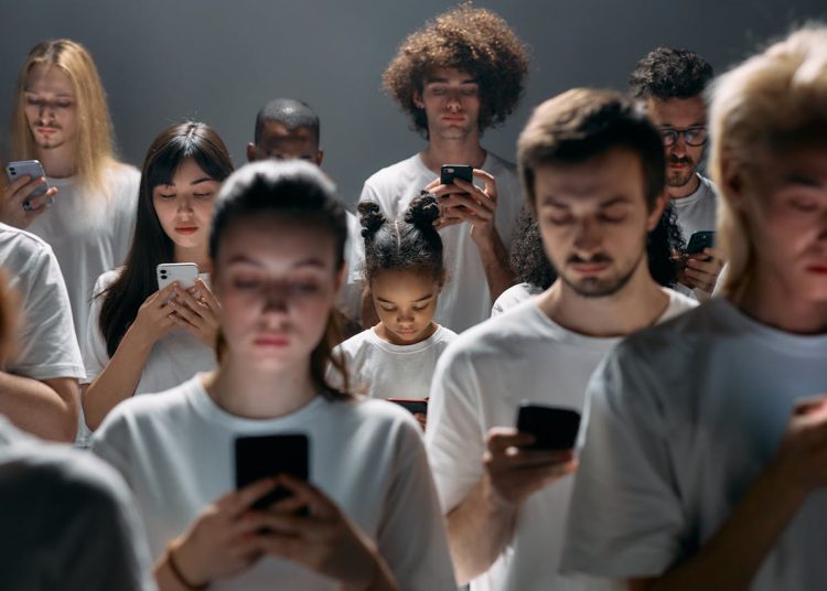 pastor-alerta-sobre-excesso-de-tempo-online-da-geracao-z:-‘nao-falam-mais-com-as-pessoas’