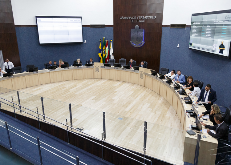 santa-catarina:-psol-entra-com-acao-contra-leitura-da-biblia-em-camara-de-itajai