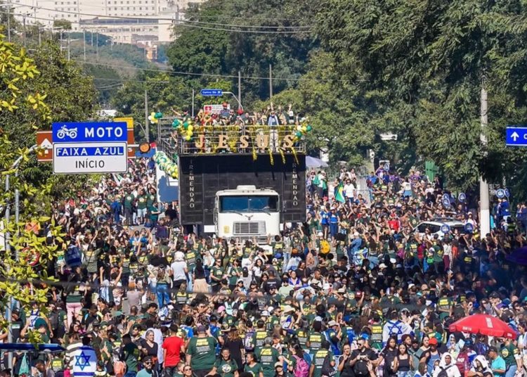 marcha-para-jesus-em-sp-reune-milhares-de-cristaos-e-mobiliza-oracoes-por-israel