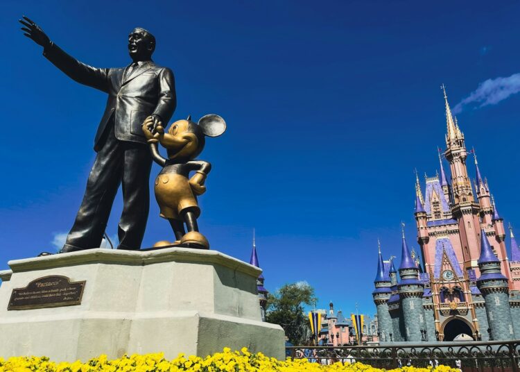 disney-retoma-saudacao-“senhoras-e-senhores”-apos-anos-usando-linguagem-neutra