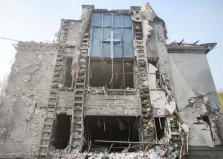 pastor-e-morto-em-bombardeio-contra-igreja-durante-culto-na-ucrania