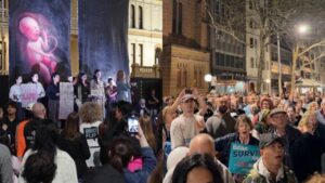 milhares-de-cristaos-se-reunem-para-orar-pelo-fim-do-aborto-na-australia