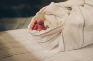 holanda-faz-eutanasia-em-bebe-de-1-ano-com-doenca-grave:-“e-abominavel”