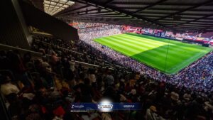 milhares-de-cristaos-oram-e-louvam-no-estadio-do-manchester:-‘levantamos-um-altar’