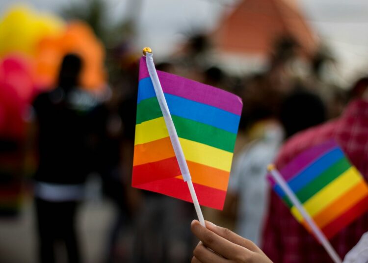 numero-de-adolescentes-que-se-identificam-como-gays-ou-bissexuais-cai-nos-eua